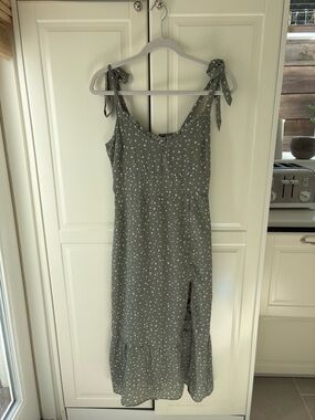 Abercrombie & Fitch Sage Green Polka Dot Tie-Shoulder Midi Dress